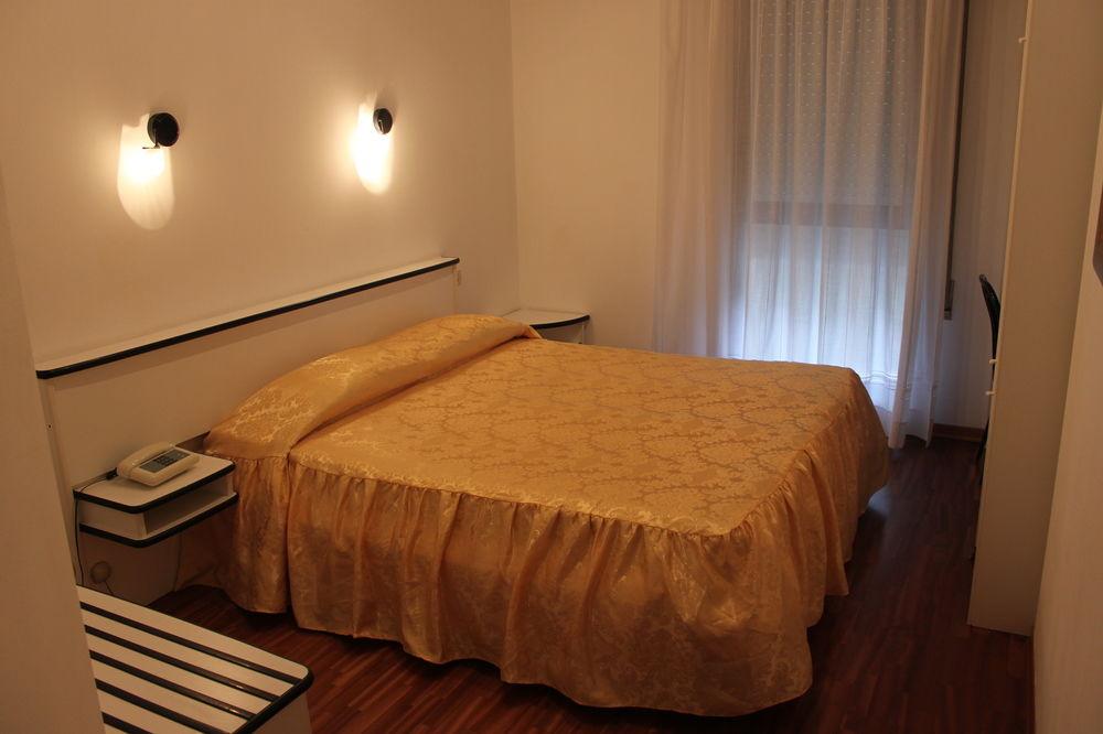 Le Colombelle Hotel SantʼAngelo Екстериор снимка
