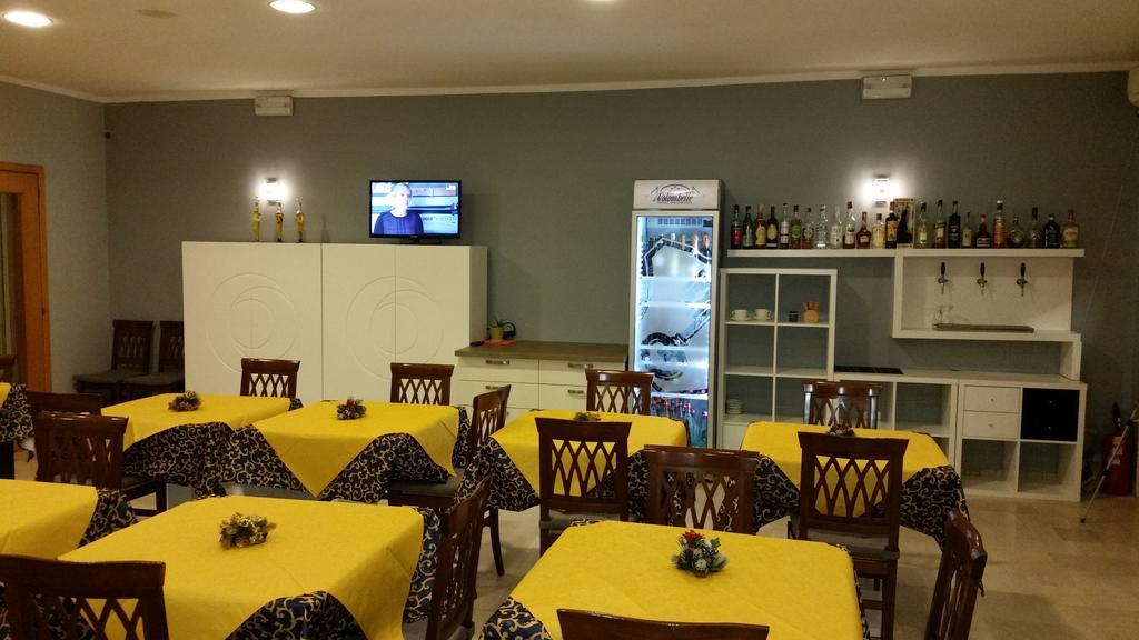 Le Colombelle Hotel SantʼAngelo Екстериор снимка