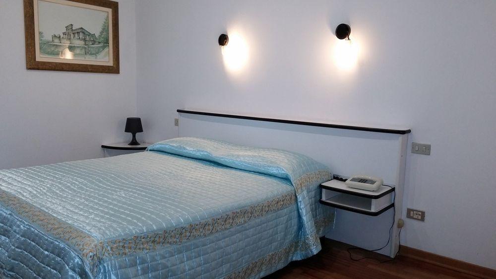 Le Colombelle Hotel SantʼAngelo Екстериор снимка