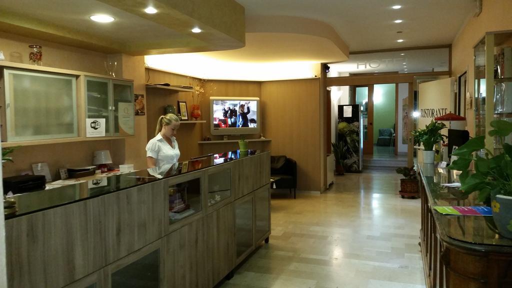 Le Colombelle Hotel SantʼAngelo Екстериор снимка