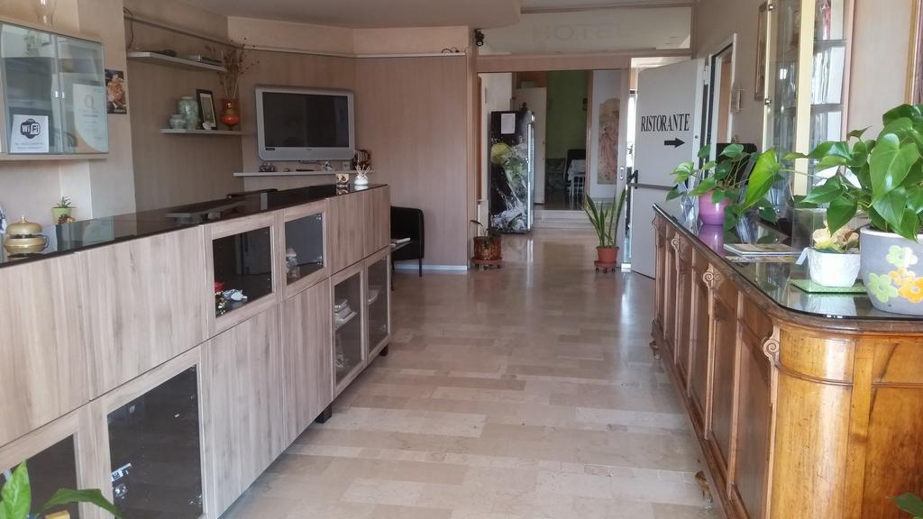 Le Colombelle Hotel SantʼAngelo Екстериор снимка