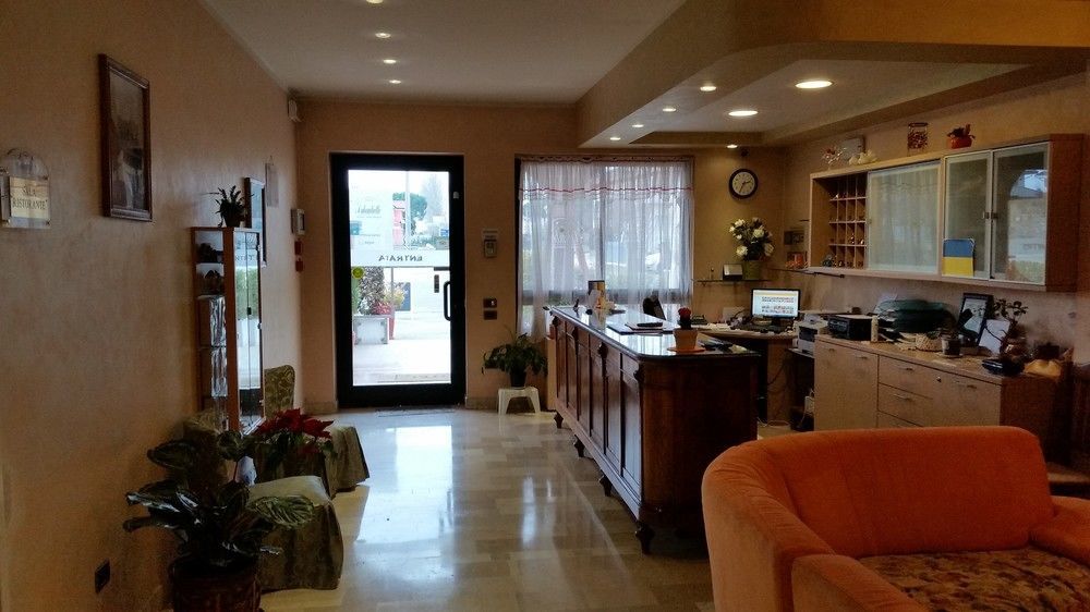 Le Colombelle Hotel SantʼAngelo Екстериор снимка