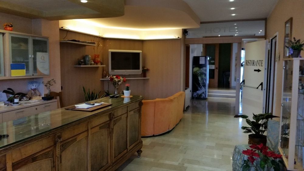 Le Colombelle Hotel SantʼAngelo Екстериор снимка